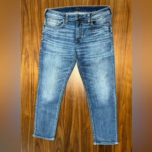Eddie Athletic Fit Tapered Leg Jeans.                36 x 32